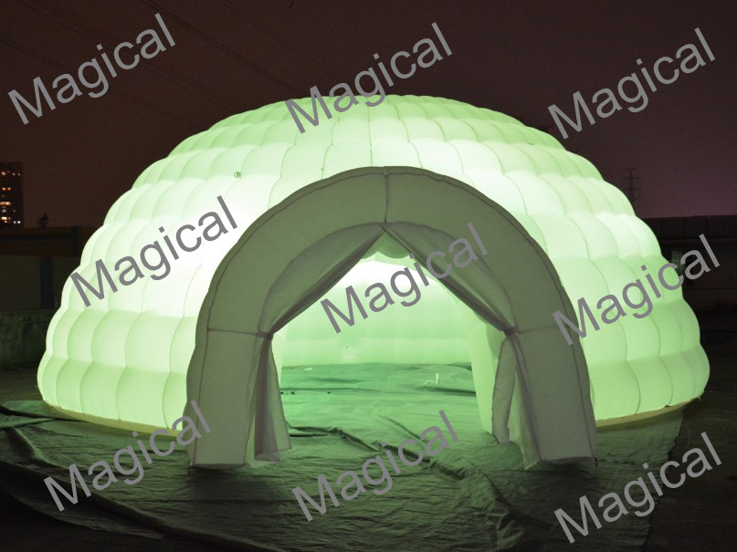 Inflatable igloo